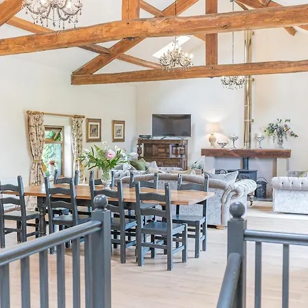 Stunning Character Barn With A Hot Tub Casa de Férias